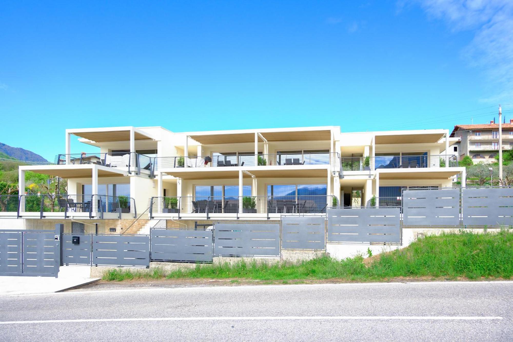 ריבה די סולטו Costa Blu - Terrace Overlooking The Lake & Pool מראה חיצוני תמונה