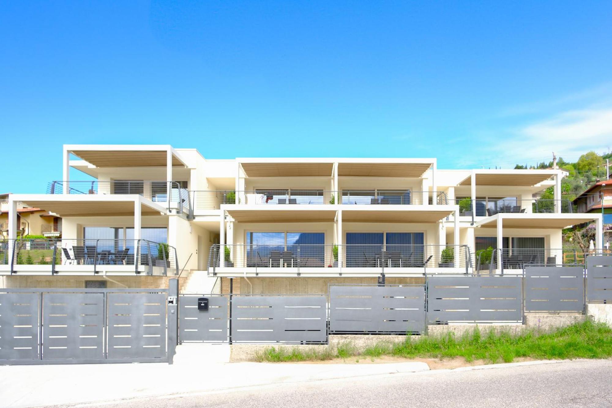 ריבה די סולטו Costa Blu - Terrace Overlooking The Lake & Pool מראה חיצוני תמונה